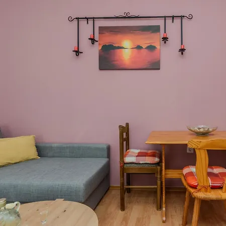 Jozanovic アパート *